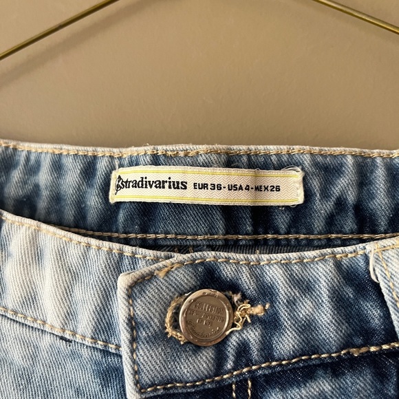 ✨2/$15✨ Stradivarius Distressed Jean Shorts with Lace Detailing - Picture 4 of 5